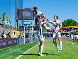 Paderborn und Düsseldorf hoffen: Kein Sofa-Aufstieg für Köln: Elversberg träumt von der Bundesliga