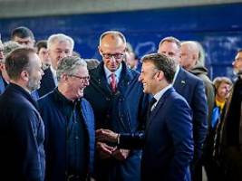 Reise als Signal an Putin: Merz, Macron und Starmer treffen in Kiew ein
