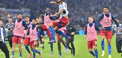 der hamburger sv ist nach sieben jahren zurück in der fußball-bundesliga