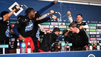 Bierdusche, Klo, Liebeserklärung – verrückteste HSV-Pressekonferenz