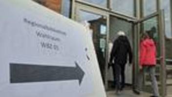 Wahlen: Wahlsonntag in vier Kreisen - Hoffen auf hohe Beteiligung