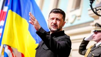 Selenskyj: Werde am Donnerstag in der Türkei „auf Putin warten“