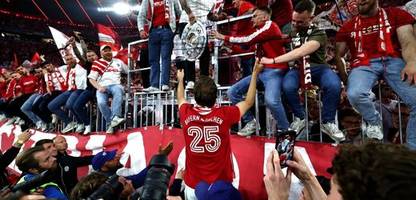 fc bayern münchen: thomas müller verabschiedet sich von den fans