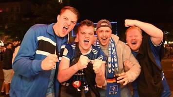 der kiez ist blau: so wild feierten die hsv-fans den aufstieg