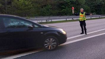 a23: polizei stoppt bei großkontrolle gleich mehrere straftäter