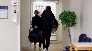 Hebammen fordert Umdenken bei Geburtshilfe auf den Inseln