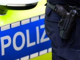 Auch Polizisten bedroht: 33-Jähriger soll Ex-Partnerin auf Parkplatz getötet haben