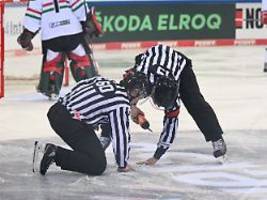 Ihr macht das Eis kaputt: Noch nie gesehen: DEB-Team gewinnt kurioses WM-Spiel