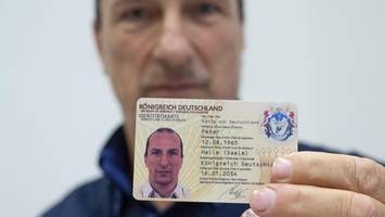 eigene dörfer, krude ideologie: so gefährlich sind reichsbürger