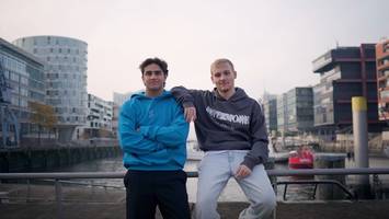 schüler gründen modemarke – krebs in familie sorgt für spenden-idee