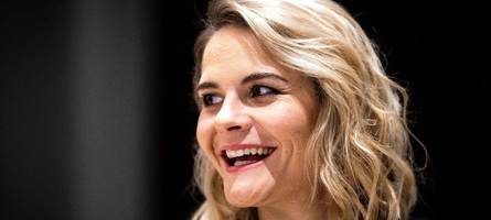 So hat es Hazel Brugger auf die größte Musikbühne der Welt geschafft