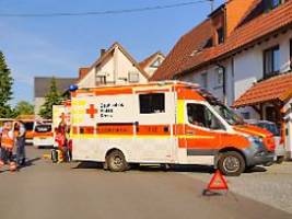 Schwerverletzte bei Stuttgart: Verwirrter Mann steuert Auto in zwei Fußgänger
