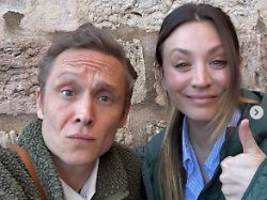 spaß bei dreharbeiten: matthias schweighöfer dreht mit kaley cuoco