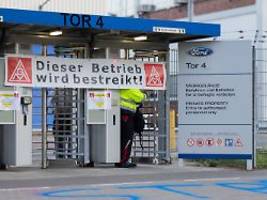Wir lassen niemanden rein: Kölner Ford-Beschäftigte streiken erstmals