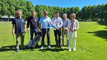 verrückte idee: gemeinde plant golf-weltrekord mit 500 menschen