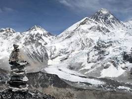 erster toter der kletter-saison: philippinischer bergsteiger stirbt am mount everest