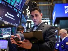 UnitedHealth im Abwärtssog: Gewinnmitnahmen im Tech-Sektor stoppen Nasdaq-Höhenflug