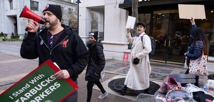 betriebsklima: starbucks löst mit kleidervorschrift protest der belegschaft aus