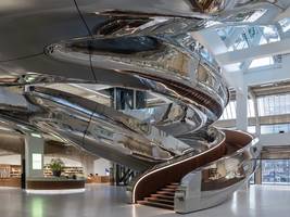 migration: dampfer mit tornado-treppe
