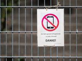 handys verhindern bewegung: bremen verbietet handys an schulen