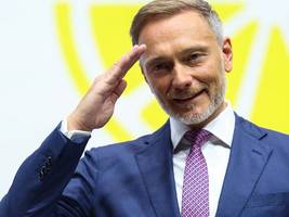 FDP-Parteitag: Lindner verabschiedet sich mit Attacken auf die CDU