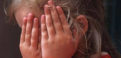 Gewalt in der Familie: Das passiert mit Kindern, wenn Mama und Papa zuschlagen