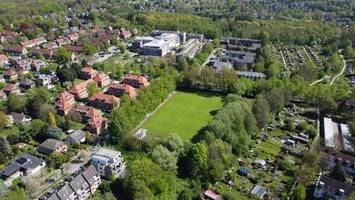 politik setzt letzte frist für umstrittenen hockeyplatz