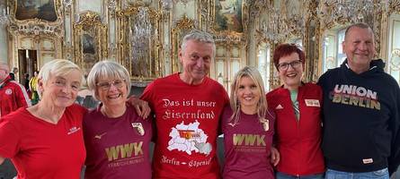 Wenn FCA-Fans und auswärtige Fußballfans gemeinsam feiern...