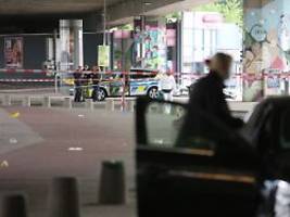 Fahndung nach Täter läuft: Mehrere Verletzte nach Angriff vor Bielefelder Bar
