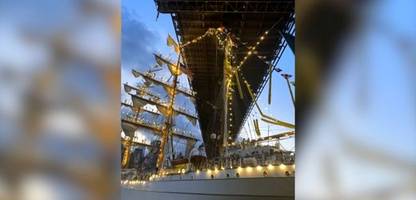 New York: Augenzeugen-Video zeigt Segelschiff-Unfall an Brooklyn Bridge
