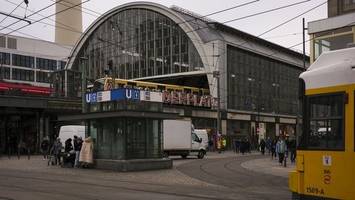 bahnhof alexanderplatz: bahn will untergeschoss attraktiver machen
