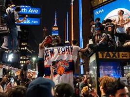 Papst Leo, Schlagring, Rache: Fiese NBA-Rivalität lässt New York komplett ausflippen