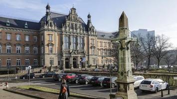 Brutales Trio: Mann erpresst und mit Erschießung bedroht