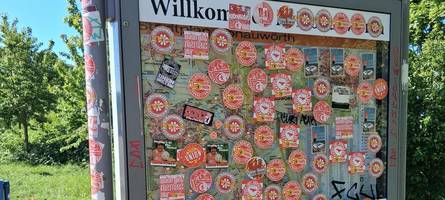 fußballfans von union berlin: aufkleber-Ärgernis in neuer dimension
