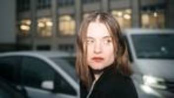 squeeze me von sophia kennedy: sei eine peitsche unter federn