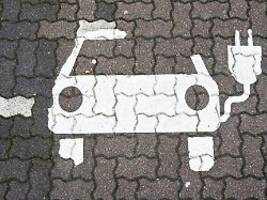 Kaskade an Warnungen: Warnen E-Autos rechtzeitig vor dem Liegenbleiben?