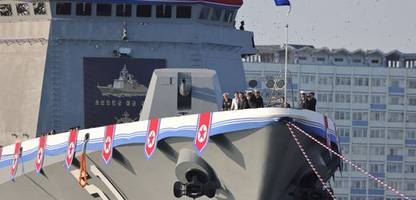 schwerer unfall bei zeremonie für nordkoreas neuen zerstörer