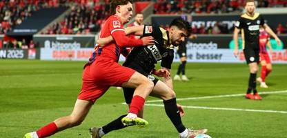 fußball-bundesliga-relegation: fc heidenheim v sv elversberg - zwei zwerge ganz groß
