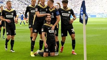 Es geht um Millionen: HSV und St. Pauli hoffen auf Elversberg