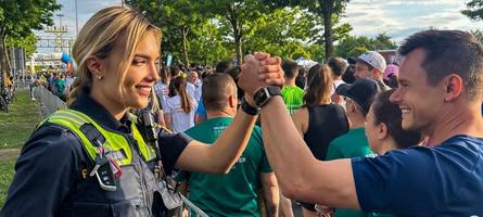 Wer ist die schöne Polizistin aus Augsburg, die im Netz für Aufsehen sorgt?