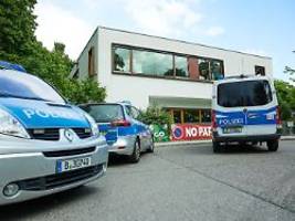 Angriff mit Küchenmesser: 13-jähriger Schüler nach Bluttat noch verschwunden