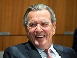 befremdliches verhalten: ex-kanzler gerhard schröder verärgert grüne
