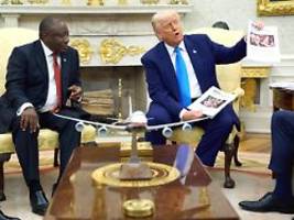 Bild mit Leichensäcken: Trumps Foto-Beleg für Massenmord in Südafrika stammt aus Kongo