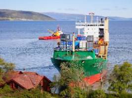 haus nur knapp verfehlt: schläfriger steuermann verursacht beinahe-unfall in norwegen