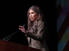 Warnung an alle anderen: Trump-Ministerin droht weiteren Unis nach Schlag gegen Harvard
