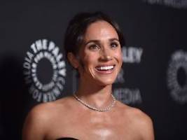 kleine notizen zugeschoben: meghan macht mächtig eindruck auf flugbegleiterin