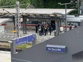 Unterbringung angeordnet: Messerangreiferin soll noch am Tag vor der Tat in Psychiatrie gewesen sein