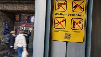 Innenministerium: Tatverdächtige gebürtig aus Niedersachsen