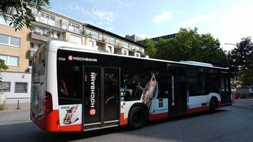 bus muss notbremsung hinlegen – fünf personen verletzt