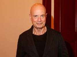 vater blieb hartnäckig: christian berkel wurde als baby beinahe vertauscht